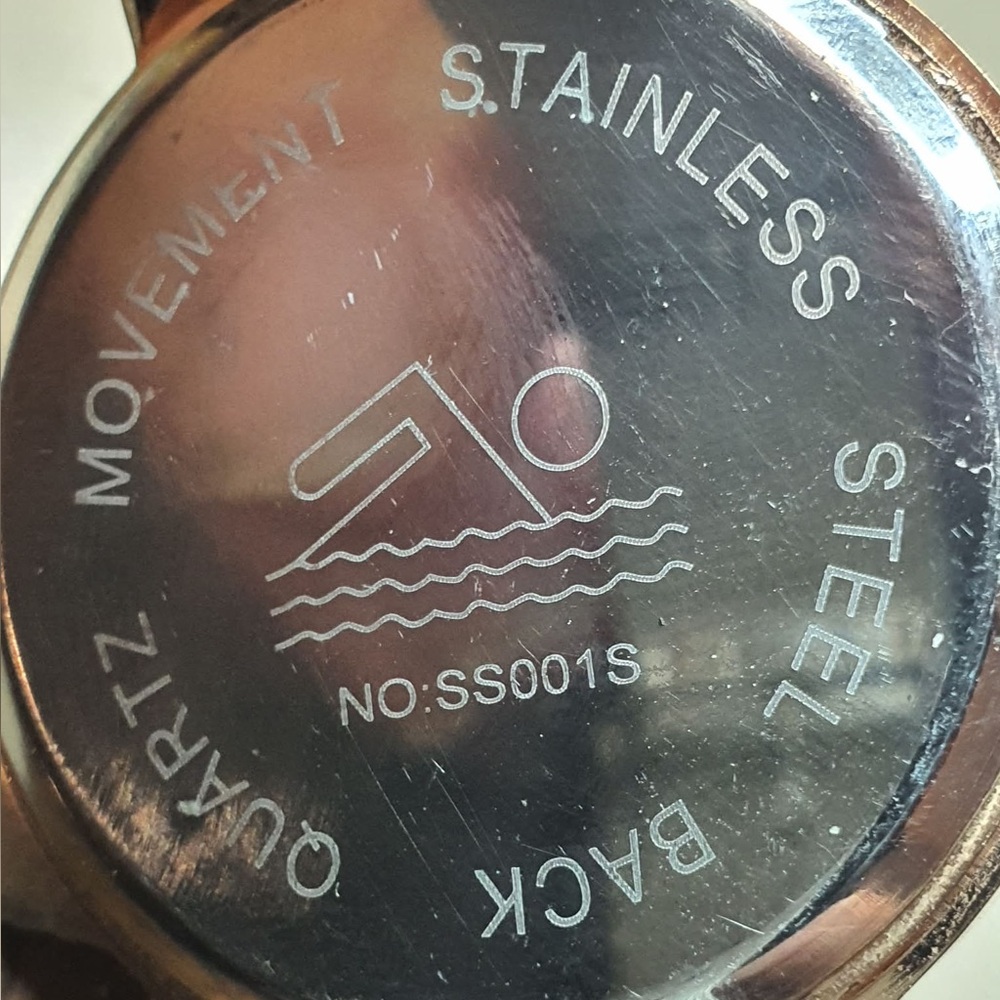 🦋10/$20🦋 Goldtone/Silver Stainless Steel Mesh Women's Watch - Picture 4 of 4